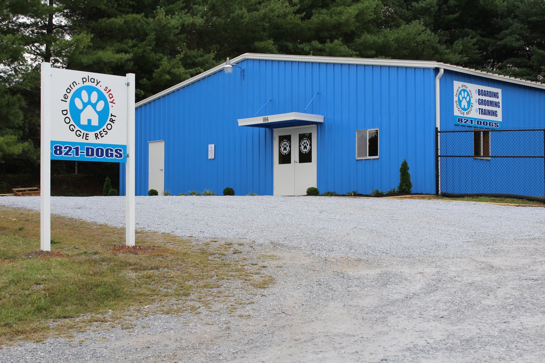 Learn Play Stay Doggie Resort