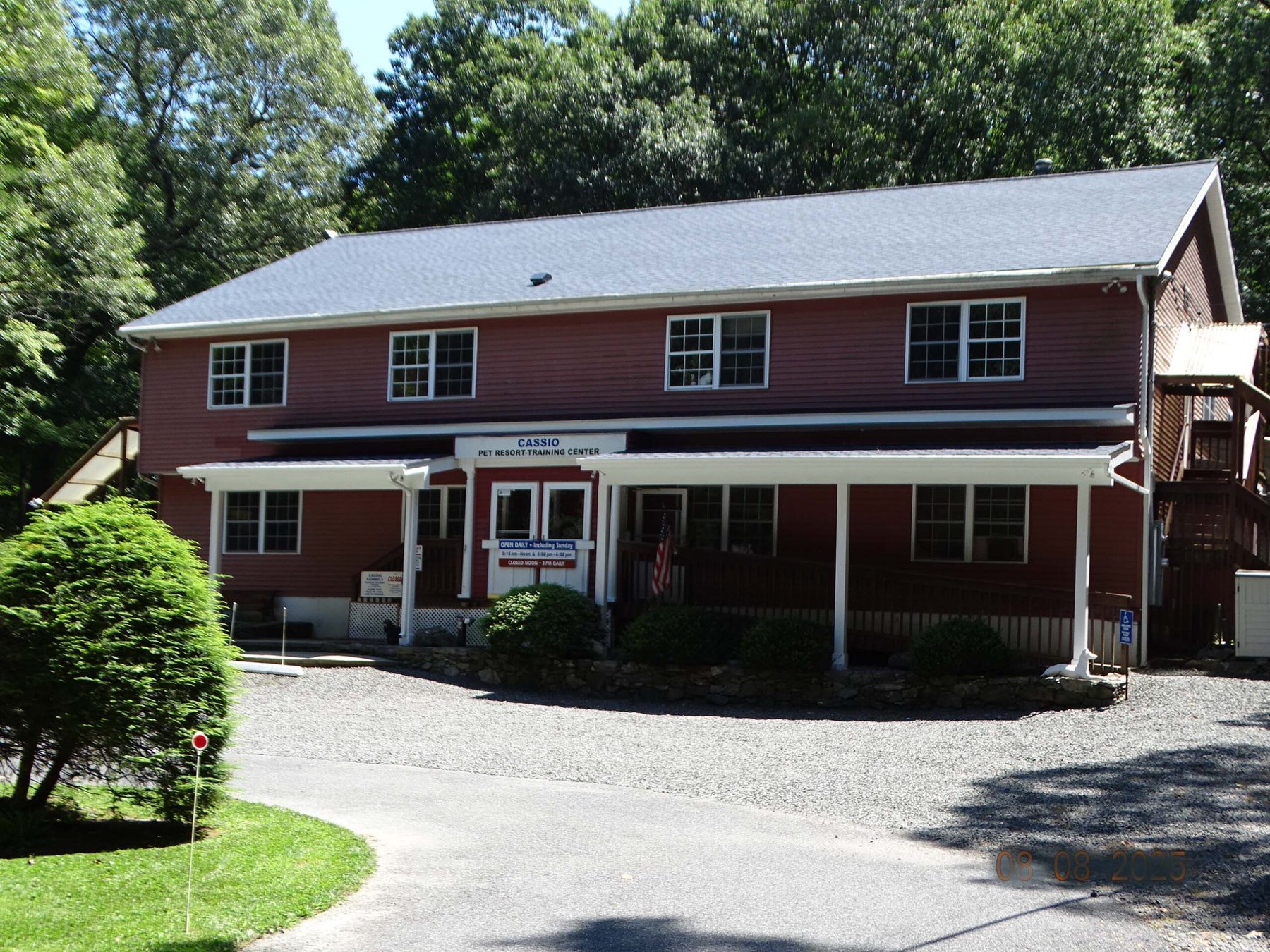 Cassio Pet Resort & Training Center – Newtown, CT