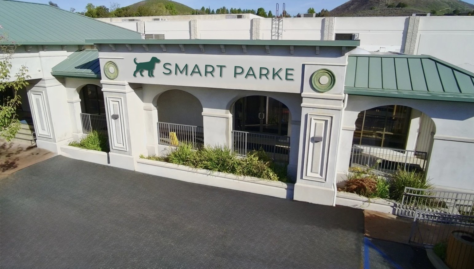 Smart Parke Luxury Dog Boarding – Westlake Village, CA